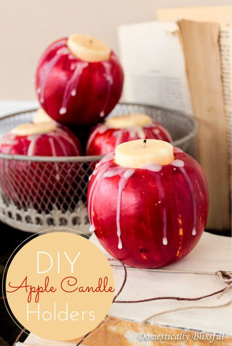 Adorable apple candle holders - check out this step by step tutorial! Apple Candle Holders, Fall Candle Decor, Apple Candle, Thanksgiving Party Decor, Easy Diy Thanksgiving, Thanksgiving Candles, Diy Apple, Candles Diy, Thanksgiving Decorations Diy