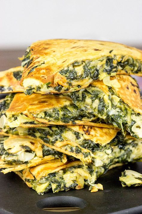 As the nights turn colder, it's time to warm up with some tasty comfort food...like these Spinach Artichoke Quesadillas! Artichoke Quesadilla, Office Documents, Mexican Flavors, Mexican Foods, Flatbread Recipes, Amazing Appetizers, Flat Bread, Healthy Lunches, The Nights