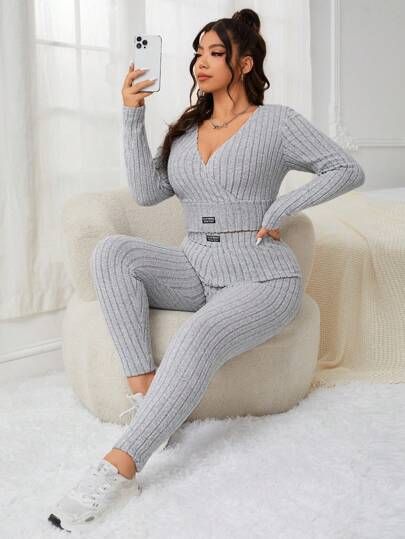 Maternity Two Piece, Lounge Jumpsuit, Knit Lounge Set, Mode Abaya, Legging Outfits, Sleeveless Long Dress, Flare Leg Pants, Floral Print Shorts, Knit Outfit