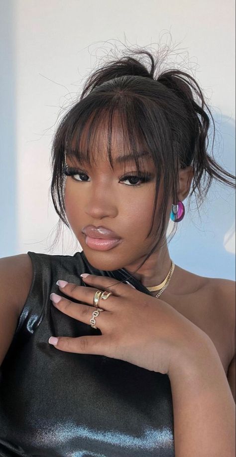 Front Fringe Hairstyles, Fringe Bangs Black Women, Wispy Front Bangs, Wispy Bangs Black Women, Wispy Bangs With Layers, Wispy Bangs Round Face, Haircut Reference, Cute Bangs, Bangs Hairstyle