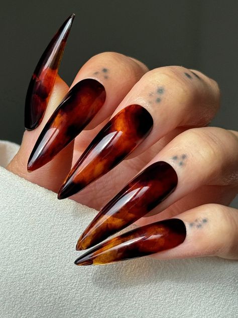 Fall Aesthetic Nails, Fall Stiletto Nails, Amber Nails, Nails Fall Autumn, Boujee Nails, Pedi Ideas, Press On Nails Long, Long Stiletto Nails, Velvet Nails