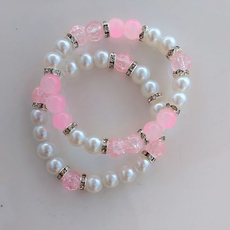 Sugar Rose Sparkle Bracelets 🍬🌹✨️ Elegance in Pink and Pearl - handcrafted with love by Marbles_Treasuree ✨️💗Perfect for a touch of class of any outfit • DM TO PLACE IN YOUR ORDERS If viewing follows:@marbles_treasuree for more styles & accessories!🌸beaded bracelets, necklaces,rings, and anklets.🫶🫶 IG:@marbles_treasuree📸 Marble Beads Bracelet, Sugar Rose, Sparkle Bracelet, Bead Making, Beads Bracelet, How To Make Beads, Ring Necklace, Anklets, With Love