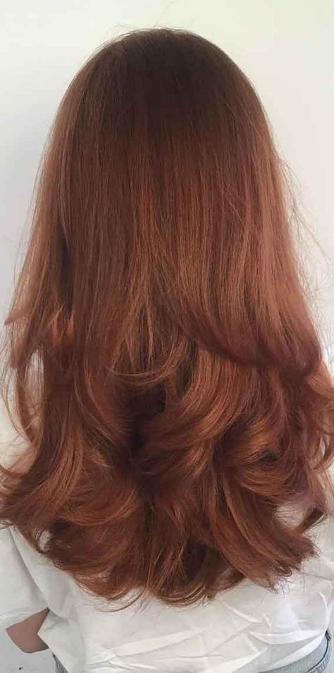 Copper Brown Layered Hair, Medium Length Haircut Red Hair Straight, Layered Hair Medium Ginger, Curtain Bangs Long Hair Layers Ginger, Layered Red Hair Medium, Auburn Layered Hair, Layered Auburn Hair, Copper Hair Curtain Bangs, Medium Length Red Hair With Layers