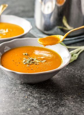 Vegan Creamy Pumpkin Tomato Soup | Detoxinista Pumpkin Pasta Sauce, Vegan Tomato Soup, Creamy Tomato Basil Soup, Pumpkin Pasta, Tomato Basil Soup, Tomato Soup Recipes, Savory Soups, Vegan Soups, Vegan Pumpkin