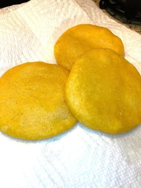 Carimañolas Panama, Panamanian Food Recipes, Empanadas Dough For Frying, Country Meals, Panamanian Recipes, Panama Food, Panama Recipe, Central American Food, Panamanian Food