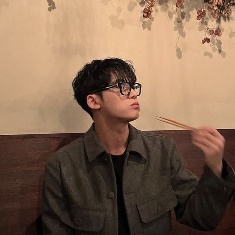 svt mingyu pfp Mingyu Pfp, Svt Pfp, Mingyu Brown Aesthetic, Mingyu Profile Picture, Mingyu Funny Icon, Mingyu Computer Wallpaper, Mingyu Horizontal Photo, Attractive Wallpapers, Kim Min Gyu