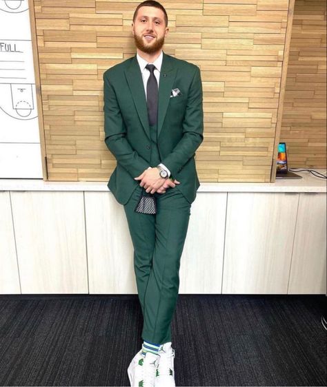 Suits With Nike Sneakers Men, Suits 2023 Men, Prom Suits For Men With Sneakers, Suits With Sneakers Mens, Suit And Sneakers Men Outfits, Suit With Sneakers Mens, Male Graduation Outfit, Graduation Outfit Ideas Men, Green Suit Men