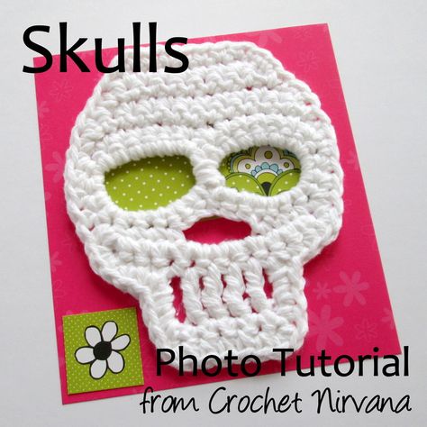 Crochet Skull Patterns, Crochet Skull, Tree Flowers, Halloween Crochet Patterns, Crochet Vintage, Halloween Crochet, Making Things, Crochet Applique, Crochet Squares