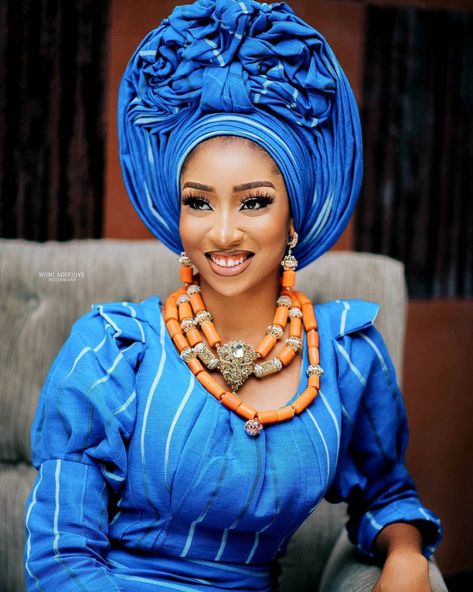 Fabulous Gele Styles for Traditional Wedding 2022 / MÉLÒDÝ JACÒB Nigerian Wedding Makeup, Yoruba Bride, Nigerian Bride, Short African Dresses, African Head Wraps, Hair Techniques, Star Dress, Costume Hats, African Beauty