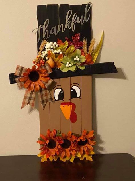 Wood Turkey Crafts, Pallet Turkey, Painted Turkey On Wood, Pallet Thanksgiving Ideas, Diy Wooden Turkey Wood Crafts, Pallet Wood Turkey Diy, Pallet Wood Scarecrow, Paint Stick Crafts Diy Projects, Thanksgiving Wood Crafts