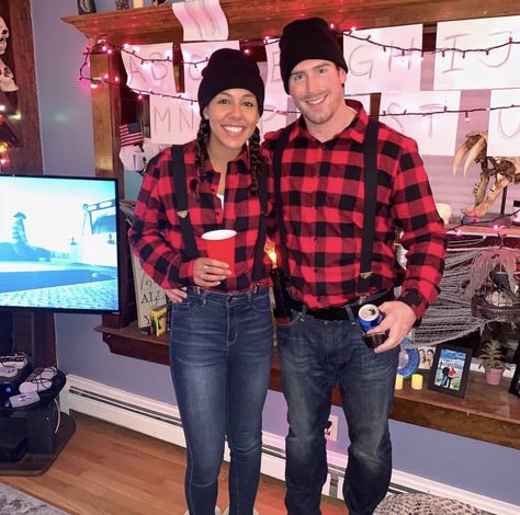 Cute Lumberjack Outfit For Women, Lumberjack Halloween Costume Couple, Couples Lumberjack Costume, Lumber Jack Costumes, Lumber Jack Couples Costumes, Flannel Christmas Party Theme Outfit, Lumberjack Outfit Women, Lumberjack Style Women, Lumberjack Couple Costume