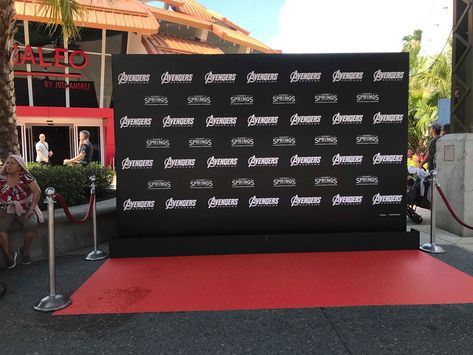 Avengers Endgame Backdrop Now At Disney Springs Red Carpet Photo Backdrop, Red Carpet Background, Red Carpet Backdrop, Party Balloons Diy, Magical Wand, Corporate Events Decoration, Corporate Event Design, Hollywood Theme, Disney Snacks