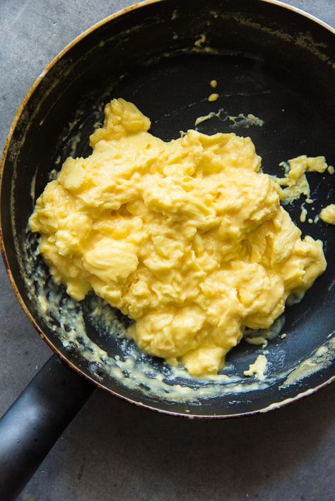 blend Tasty Scrambled Eggs, Perfect Scrambled Eggs With Cheese, Fluffy Eggs Scrambled, Wet Scrambled Eggs, How To Make Perfect Scrambled Eggs, Just Egg Scrambled Eggs, Scrambled Eggs Photography, Egg Recipes For Dinner, Eggs Dinner