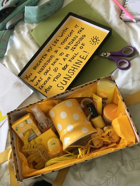 Something Yellow Gift, Basket Full Of Sunshine Gift Ideas, Friendship Boxes Diy Gift Ideas, First Day Of Work Gift Ideas, You Are My Sunshine Gifts, Box Full Of Sunshine Ideas, Sunshine Box Ideas Birthday, Birthday Gifts For Christian Best Friend, Yellow Birthday Box Ideas