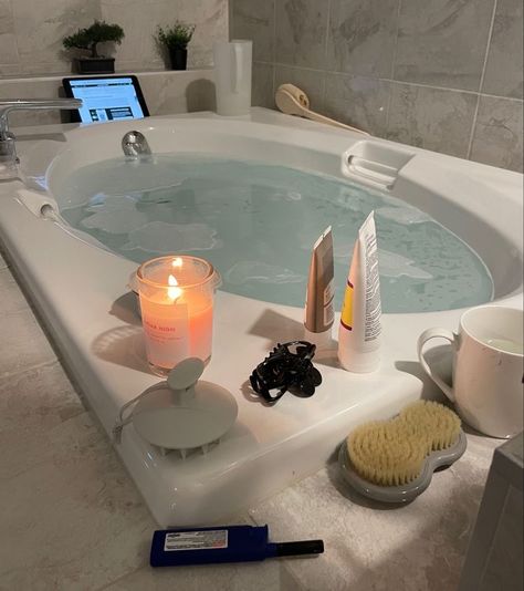 Computer, Bath, Candles