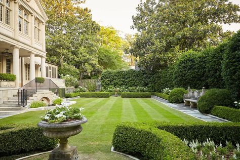 Somerset House – Howard Design Studio Somerset House, Front Garden Design, Outdoor Steps, Estate Garden, Backyard Renovations, Classic Garden, Formal Gardens, House Landscape, Backyard Projects