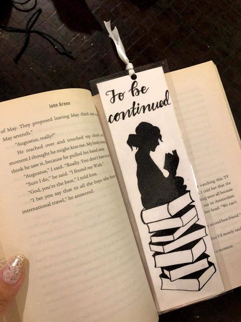 Math Bookmark Design, Psychology Bookmarks, Bookmark Ideas Aesthetic Qoutes, Doodle Art Bookmarks, Bookmarks Doodle, Bookmakers Ideas, Quotes For Classmates, Book Mark Quotes, Aesthetic Book Mark Ideas