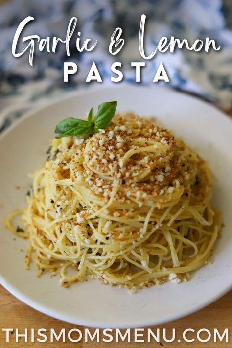 This delicious pasta dish is ready to serve in minutes. Full of fresh flavors from lemon, basil, and garlic then topped with toasty garlic breadcrumbs, this pasta is great as a side dish or a quick meal. Greek Marinated Chicken, Greek Lemon Rice, Lemon Garlic Pasta, Lemon Rice, Delicious Pasta, Lemon Basil, Low Carb Side Dishes, Lemon Pasta, Garlic Pasta