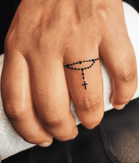 Tattoo Mexico Ideas, Cross Ring Tattoo, Hand Ring Tattoo, Finger Ring Tattoo, Ring Tattoo Ideas, Pinky Tattoo, Religous Tattoo, Ring Finger Tattoo, Ornamental Tattoos