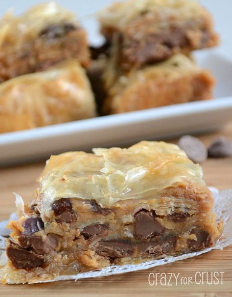 Peanut Butter Baklava by www.crazyforcrust.com | Your favorite baklava, dressed up with peanut butter and chocolate chips. A sinfully delicious dessert! #baklava Peanut Butter And Chocolate Chips, حلويات عربية, Dessert Oreo, Crazy For Crust, Baklava Recipe, Peanut Butter And Chocolate, Phyllo Dough, Peanut Butter Recipes, Think Food