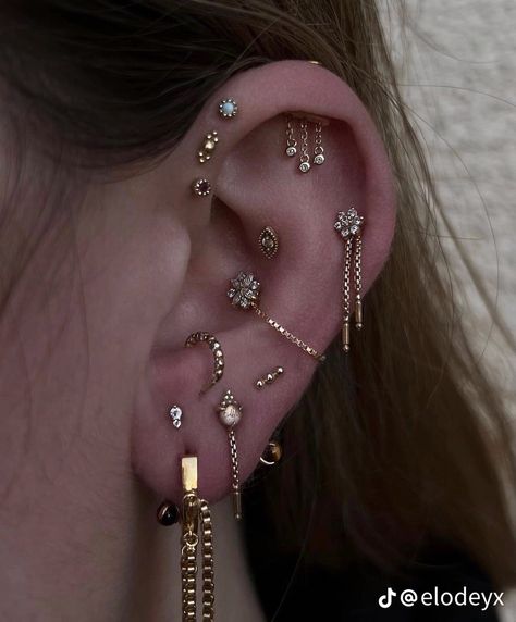 Stacked Lobe, Transverse Lobe, Minimalist Ear Piercings, Constellation Piercings, Unique Ear Piercings, Double Ear Piercings, Cool Ear Piercings, Pretty Ear Piercings, Cool Piercings