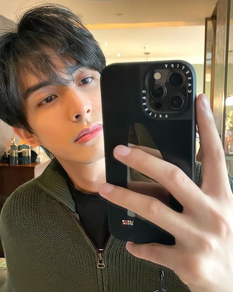 Scoups Boyfriend Material, S.coups Boyfriend, Song Weilong, Wallpaper Wa, Song Wei Long, Hot Asian Men, Cute Asian Guys, Aesthetic Videos For Edits Love, Chinese Boy