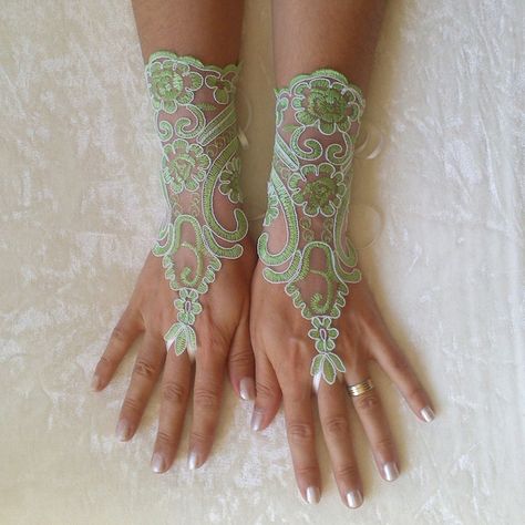 Ivory or Peridot green ivory frame Wedding Gloves, lace gloves,... (39 AUD) ❤ liked on Polyvore featuring accessories, gloves, bride gloves, lace fingerless gloves, bridal gloves, fingerless gloves and fingerless bridal gloves White Gloves Wedding, Wedding Gown Unique, Lace Gloves Fingerless, Ivory Gloves, Bride Gloves, Gloves Lace, Princesa Tiana, Green Gloves, Gloves Fingerless