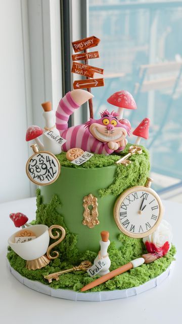 Alice Cake, Alice In Wonderland Cake, Tea Party Cake, Alice In Wonderland Tea Party Birthday, Onederland Birthday Party, Alice In Wonderland Cakes, Wonderland Birthday, Alice In Wonderland Birthday, Alice In Wonderland Tea Party