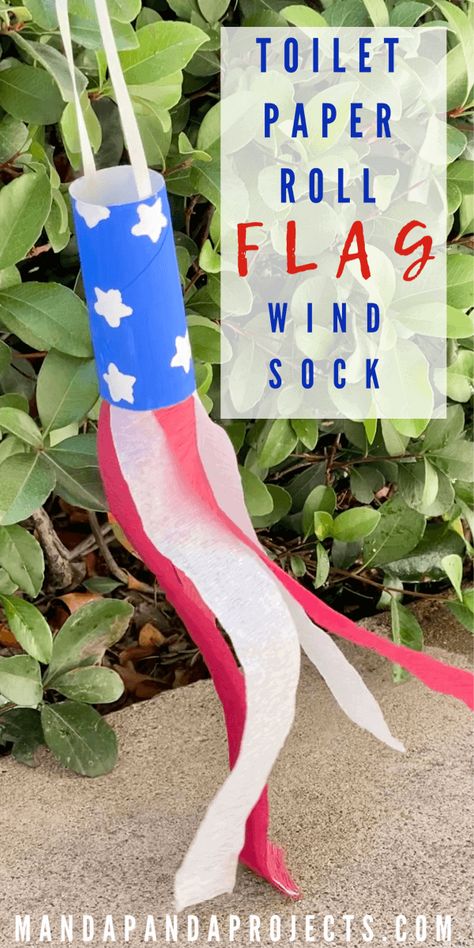 Patriotic Kids Activities, Easy Memorial Day Crafts, Memorial Day Crafts, Memorial Day Activities, American Flag Crafts, Fourth Of July Crafts For Kids, June Crafts, Patriotic Kids, Recycled Crafts Kids