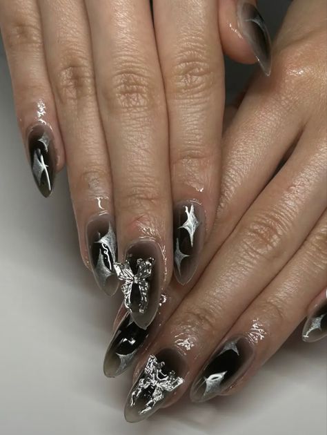 Black Y2k Nails Almond, Black Nail With Pearls, Black Chrome Star Nails, Y2k Nail Inspo Black, Xiaohongshu Nails Black, Black Nails Ideas Y2k, Black Nails Douyin, Black Angel Nails, Black Alt Nails