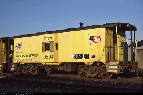 RailPictures.Net Photo: CGW 10534 Chicago & North Western Railroad Caboose at Chicago, Illinois by Roger Lalonde Chicago Northwestern Railroad, Diesel Train, Train Images, Rock Island Railroad, Road Pics, Train Photos, Vintage Trains, Union Pacific Railroad, Rail Road