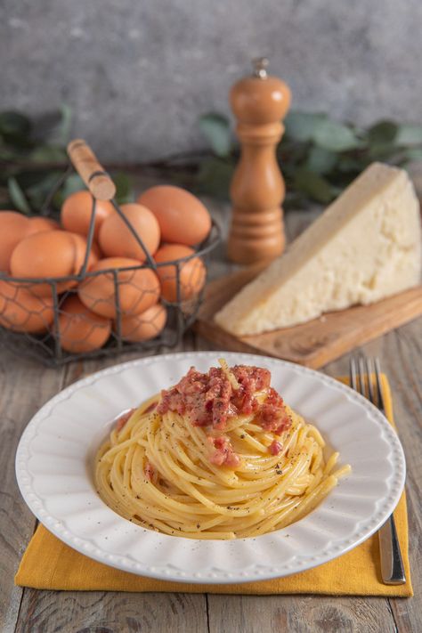 Pasta Alla Carbonara, Bon Appetite, Bon Appetit, Spaghetti, Pasta, Italy, Tagliatelle