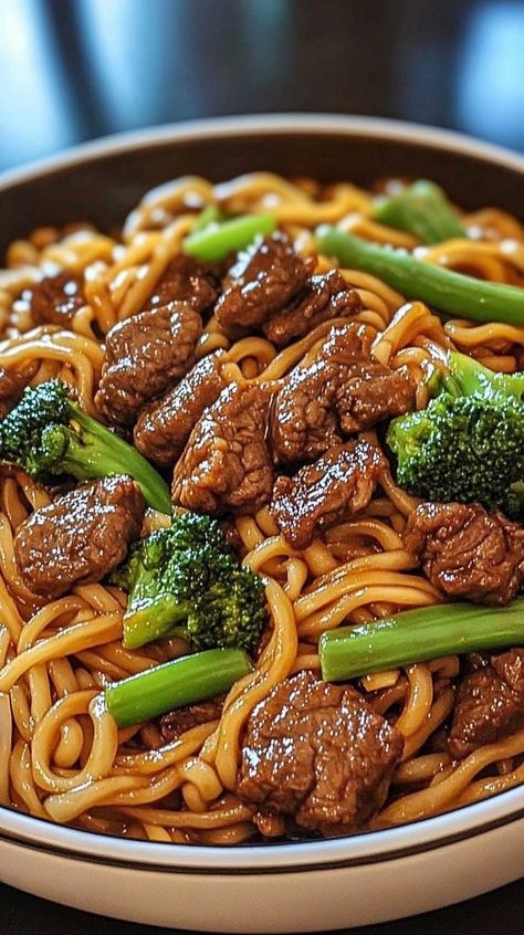 Uk Breakfast, Beef Lo Mein Recipe, Beef Lo Mein, Lo Mein Recipe, Beef Marinade, Lo Mein Recipes, Lo Mein, Recipes For Dinner, Flank Steak