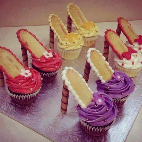 High Heel Cupcakes, Shoe Cupcakes, Cupcake Tutorial, Cupcake Decoration, Creative Cupcakes, Diy Cupcakes, Cupcakes Decoration, Let Them Eat Cake, Cupcake Recipes