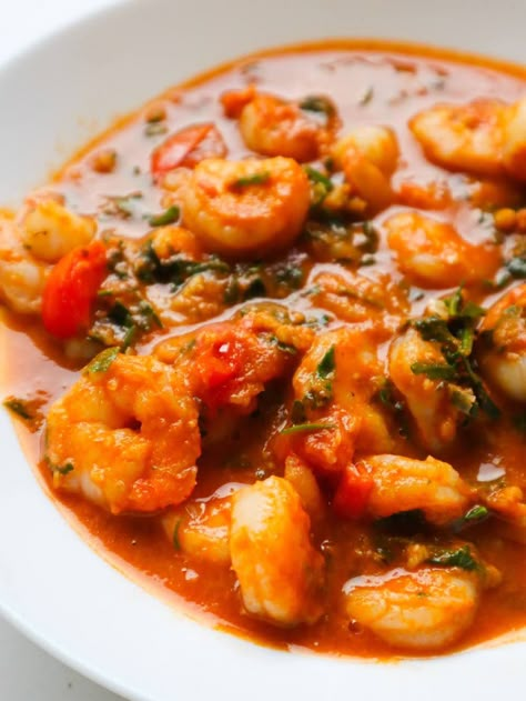 Tomato Garlic Sauce, Shrimp And Scallop Recipes, Calamari Recipes, Fresh Tomato Recipes, Healthy Dinner Recipe, Easy Mediterranean Diet Recipes, Main Course Dishes, Easy Healthy Dinner, Clean Eating For Beginners