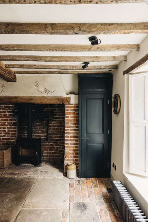 English Farmhouse Interiors, Stone Cottages Interior, Scandinavian Coastal, 17th Century House, English Farmhouse, Maine Cottage, White Wall Tiles, Flagstone Flooring, Inglenook Fireplace