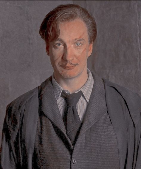 Remus Lupin Pfp, Remus Lupin David Thewlis, Remus Lupin Profile Picture, Moony Remus Lupin Pfp, Remis Lupin, Hogwarts Teachers, Lupin Harry Potter, David Thewlis, Harry Potter Printables