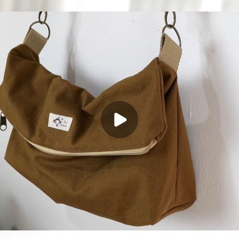 Diy Cross Body Bag, Crossbody Bag Tutorial, Cross Over Bag, Bags Sewing, Bag Designs, Diy Cross, Bag Sewing, Instagram Diy, Cross Bag