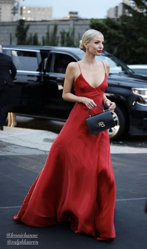 Celebrity Red Dress, Sum Dresses, Wedding Guest Style, Red Carpet Gowns, Vogue Dress, Gala Dresses, Fashion Event, Red Outfit, Red Carpet Dresses