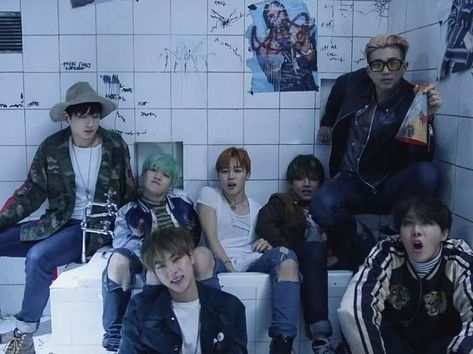 Bts Hyyh, Bts Mv, Bts Group Photos, Run Bts, Bts Group, My Thoughts, Bts Bangtan Boy, Bts Boys, Foto Bts