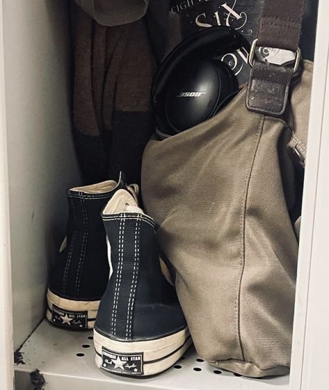 School Locker, Chaotic Academia, Downtown Girl, Dark Academia Aesthetic, Fast Forward, Academia Aesthetic, School Motivation, Intj, The Marauders