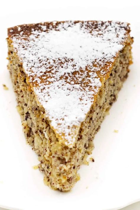 Wenn du dieses Rezept für den 1-2-3 Kuchen ohne Zucker einmal gelesen hast, dann kannst du es auch schon auswendig. Der gesunde Kuchen ohne Mehl besteht aus nur 4 Zutaten und ist super einfach und schnell gemacht. Ein Rezept, das genau das Richtige für alle ist, die wenig Zeit zum Backen haben, aber dennoch gerne mal ein leckeres und gesundes Stück Kuchen genießen möchten. Low Card, Low Carb Muffins, Almond Nut, Low Carb Paleo, Low Carb Gluten Free, Healthy Sweets, Desert Recipes, Low Sugar, Keto Snacks