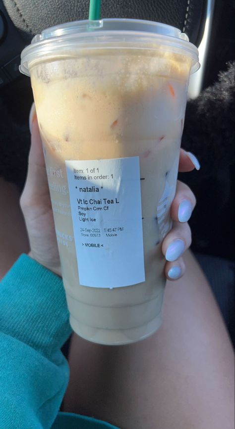 Best Iced Coffee Starbucks Orders Healthy, Iced Caramel Starbucks Drinks Order, Vanilla Cold Brew Starbucks Order, Iced Carmel Starbucks Drinks To Order, Carmel Iced Starbucks Drinks, Chai Tea Starbucks, Starbucks Smoothie, Chai Tea Drinks, Chai Tea Latte Starbucks