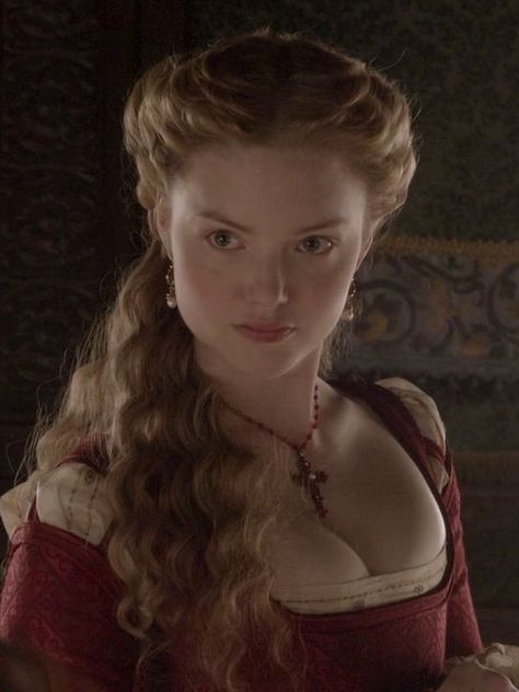 Daena Targaryen, Holliday Grainger, Lucrezia Borgia, The Borgias, Romantic Photoshoot, Brown Hair Brown Eyes, Period Pieces, Royal Aesthetic, Queen Hair