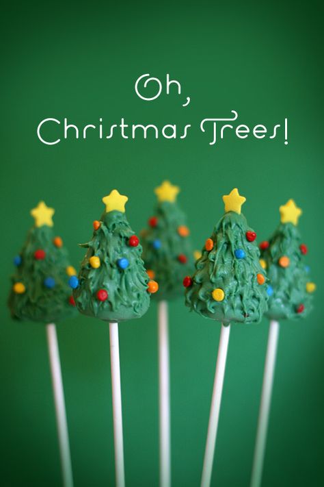 Christmas Tree Cake pops Christmas Tree Cake Pops, Tree Cake Pops, Christmas Cake Pops Recipe, Holiday Cake Pop, Christmas Dessert Table, Christmas Cakes Easy, Snowman Cake, Christmas Cake Pops, Christmas Holiday Cake