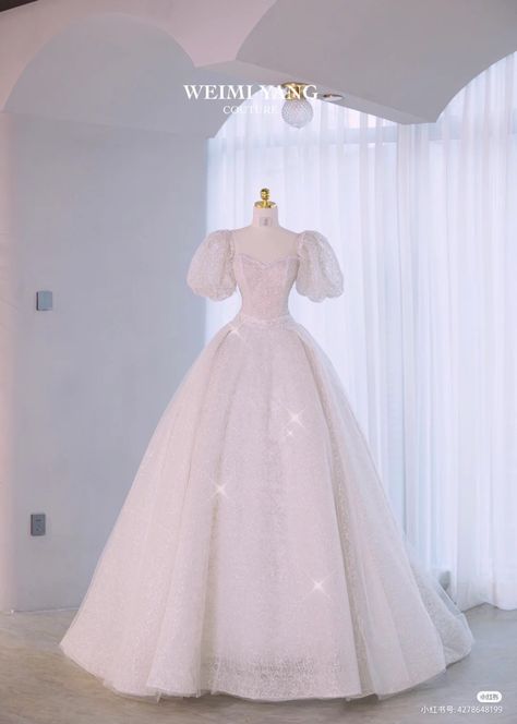 White Princess Dress Aesthetic, Princess Dresses Aesthetic, Princess Dress Aesthetic, Debutante Dresses, Victorian Wedding Dress, Minimal Wedding Dress, Fairytale Gown, School Dance Dresses, Classy Prom Dresses