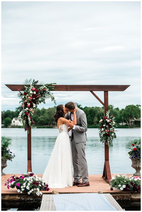 Dock Ceremony Wedding, Wedding Harbor, Lakeside Ceremony, Waterside Wedding, Lakeside Wedding Dress, Lake Ceremony, Lake Front Wedding Ideas, Small Lakeside Wedding, Small Lake Wedding Ideas