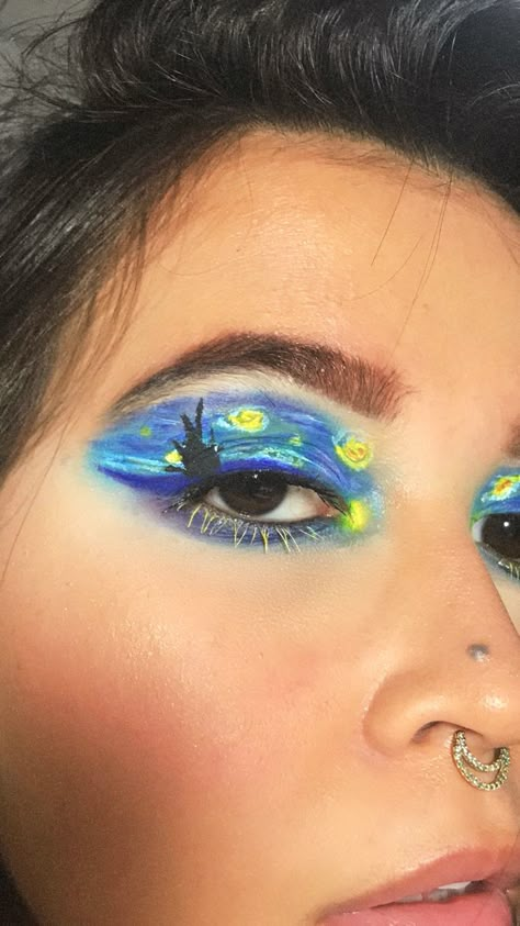 makeup of starry night van gogh Starry Night Eye Makeup, Starry Night Makeup Look, Starry Night Costume, Van Gogh Makeup, Van Gogh Costume, Starry Night Makeup, Van Gogh Nails, Pop Makeup, Cool Halloween Makeup