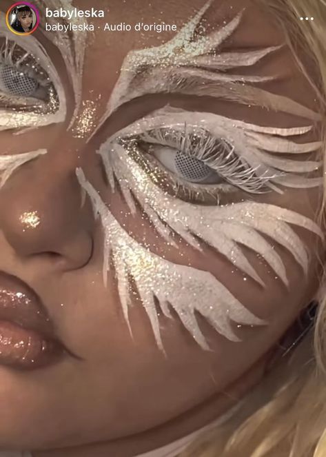 Owl Makeup, Blood Makeup, Angel Makeup, Funky Makeup, Anime Makeup, Cool Makeup Looks, Ethereal Makeup, Gold Makeup, Creative Eye Makeup