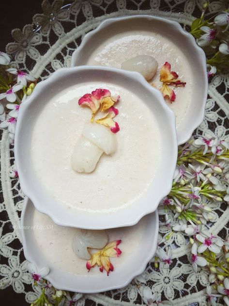 Lychee Pudding, Lychee Recipes, Sense Of Taste, Chinese Dessert, Cold Desserts, Asian Desserts, Health And Happiness, Pudding Recipe, Pudding Recipes